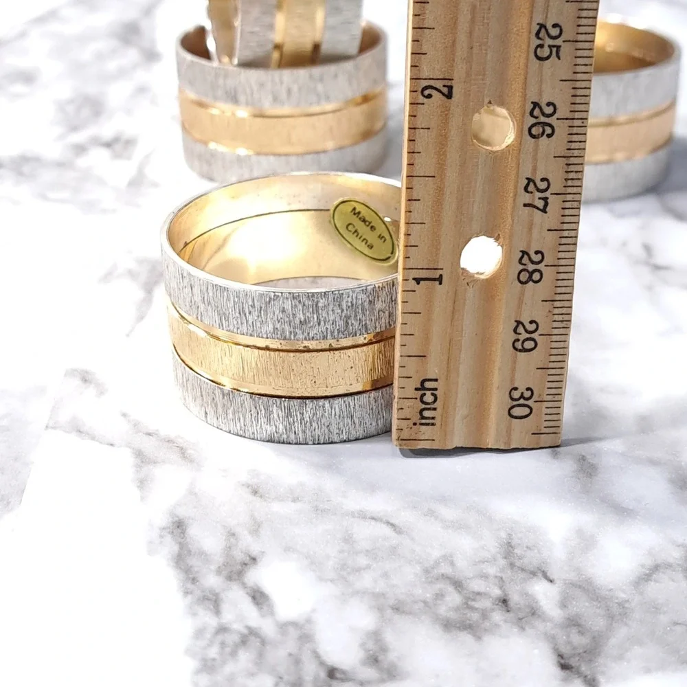 Wm A Rogers (4) Round Silverplate & Polished Brass Napkin Rings‎